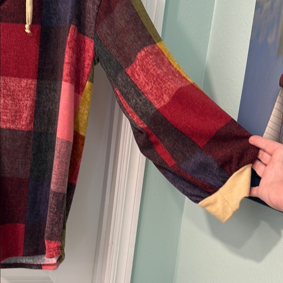 BiBi Plaid Hooded V-neck Cozy Knit - Picture 4 of 7